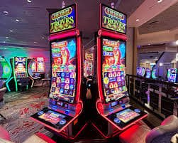 Phòng live casino baccarat với dealer thật phát trực tiếp tại ty le bong Việt Nam